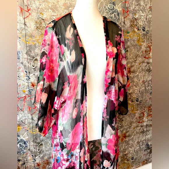 Betsey Johnson Other - Gorgeous BETSEY JOHNSON Pink Floral Kimono Sheer Robe